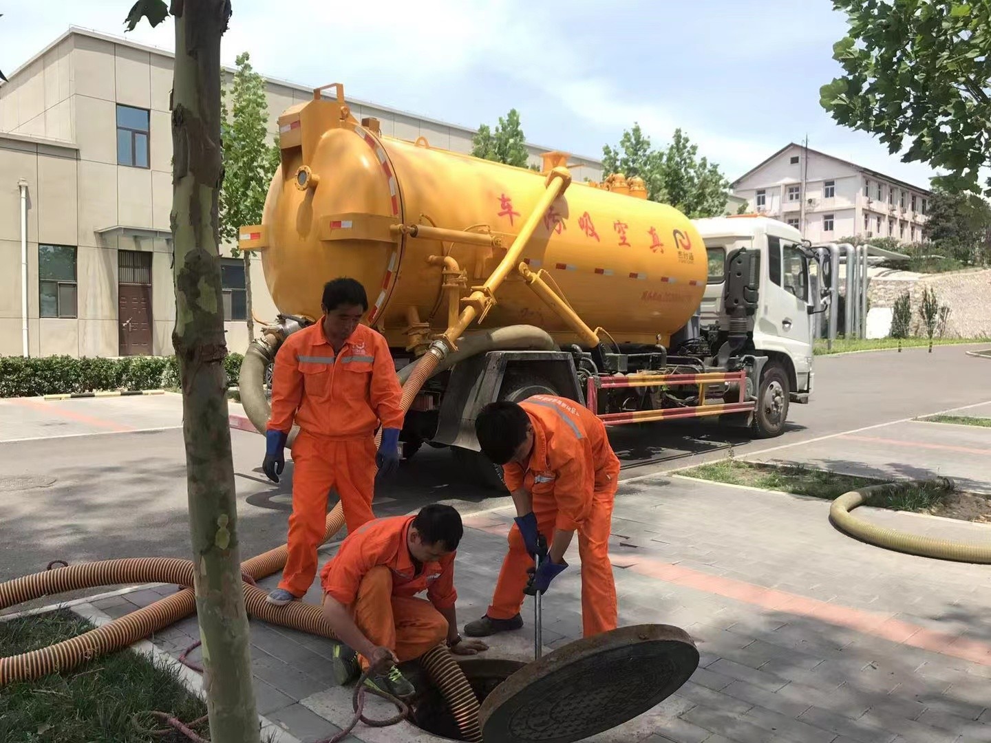 千山化粪池清理与5-8吨吸粪车施工效率分析